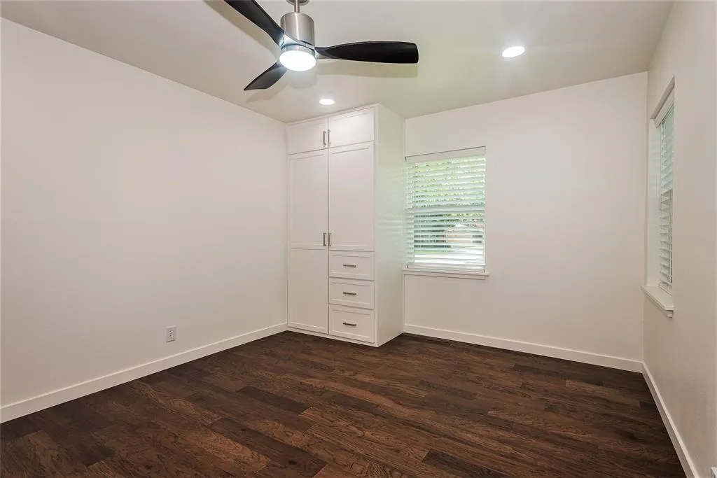 206 S Dorothy Drive