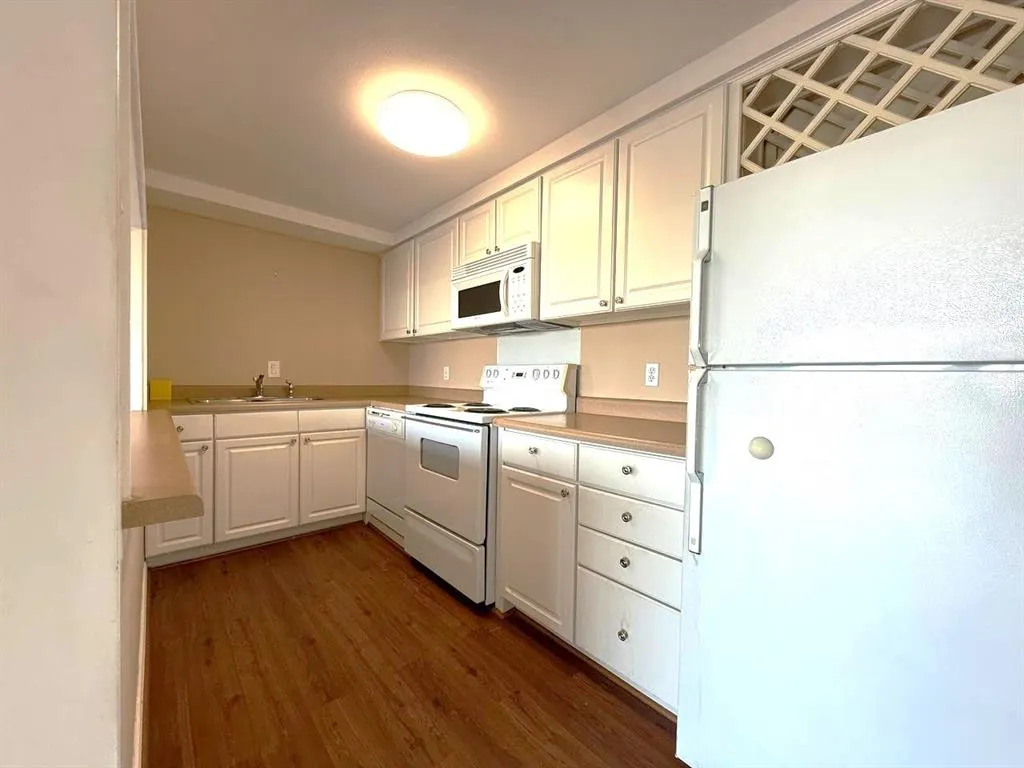 6211 W Northwest Highway, #G514