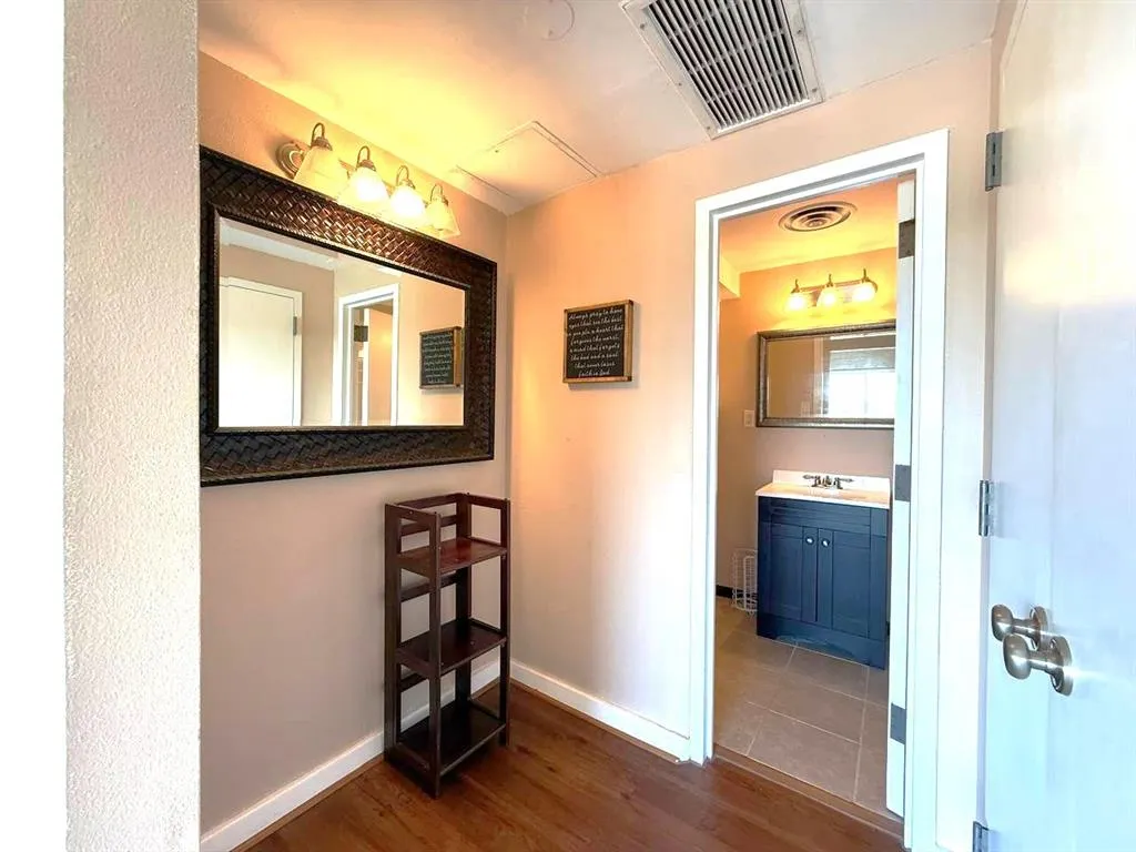 6211 W Northwest Highway, #G514