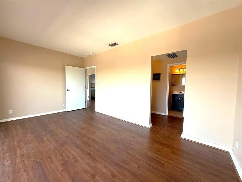 6211 W Northwest Highway, #G514