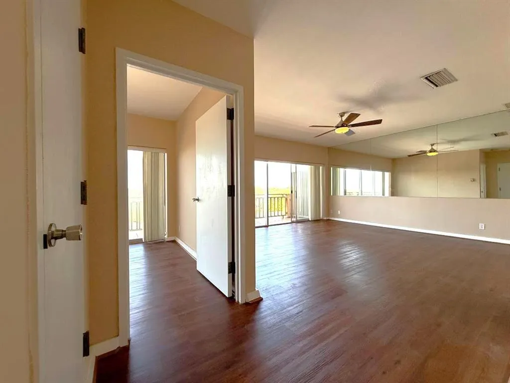6211 W Northwest Highway, #G514