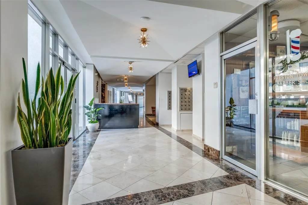6211 W Northwest Highway, #G514