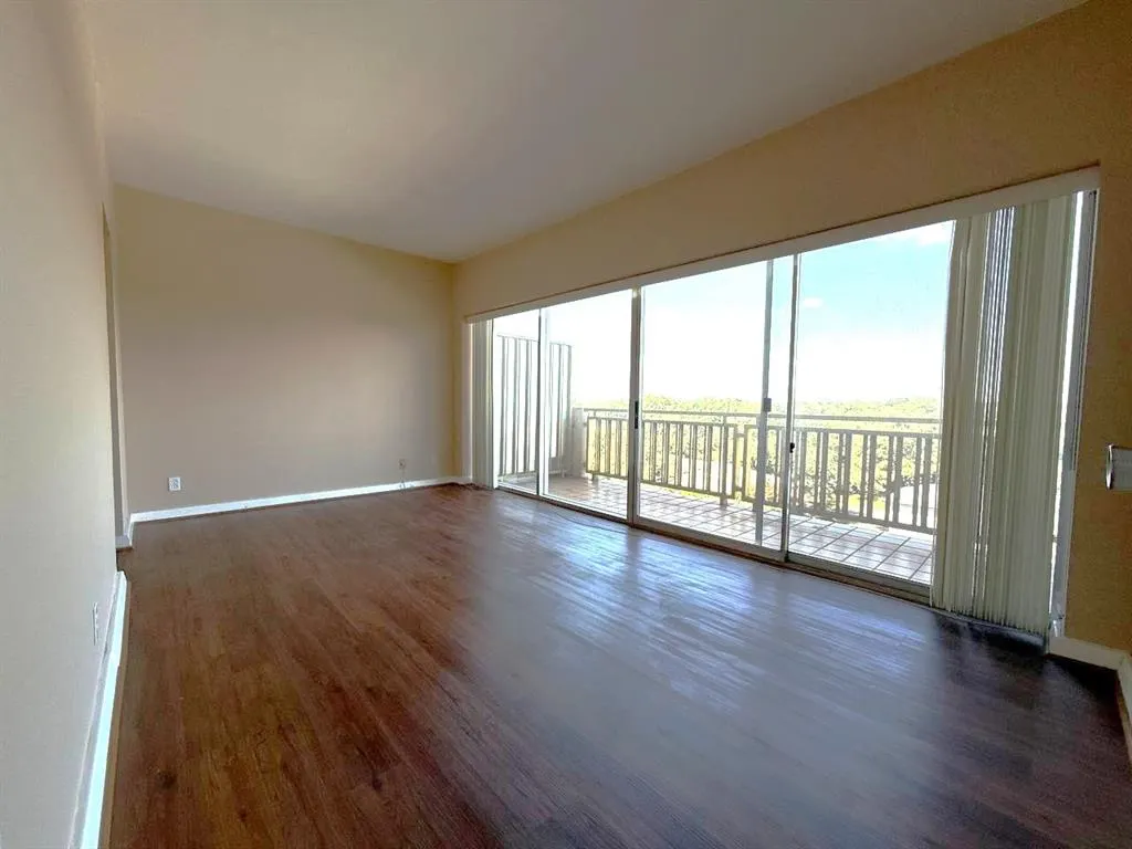 6211 W Northwest Highway, #G514