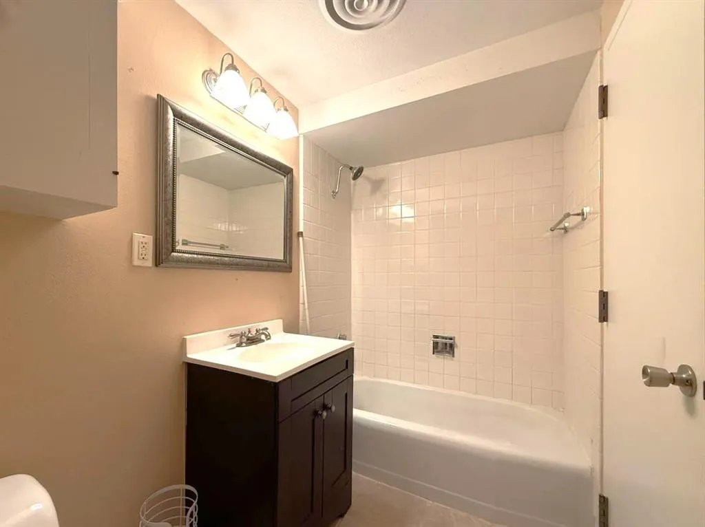 6211 W Northwest Highway, #G514