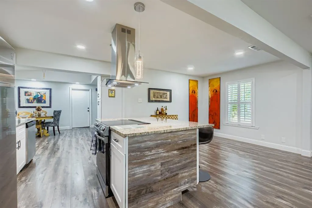 2506 Highwood Drive