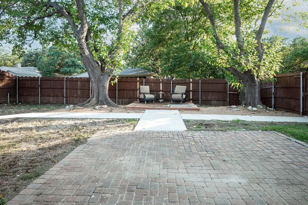 1916 Westridge Drive