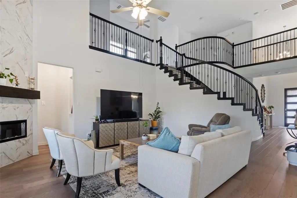 1209 Seurat Court