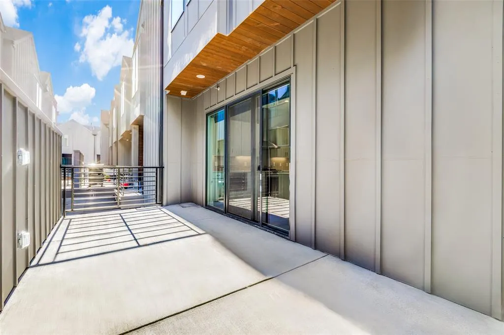 2128 Ashby Street, #402