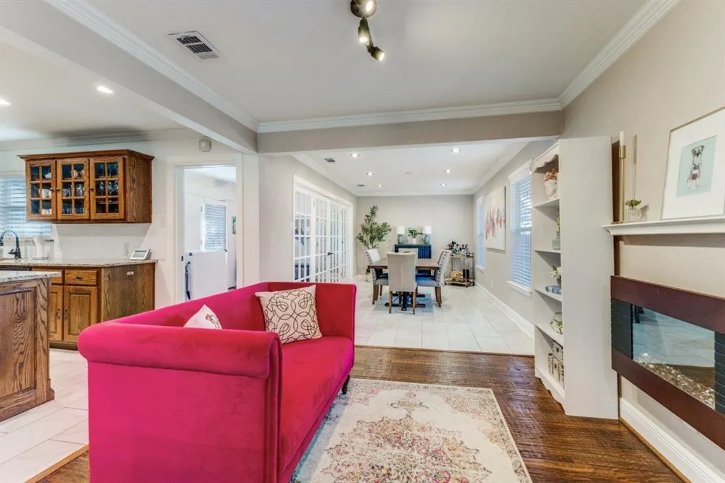 10107 Pinecrest Drive