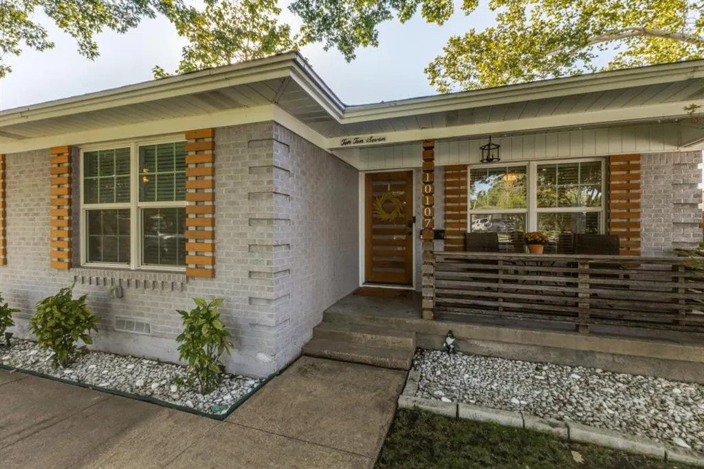 10107 Pinecrest Drive