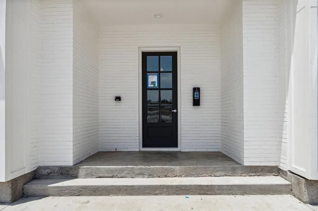 6283 La Vista Drive, #305