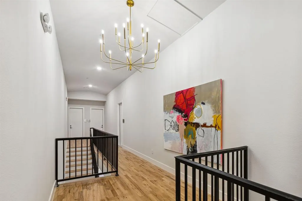 6283 La Vista Drive, #305