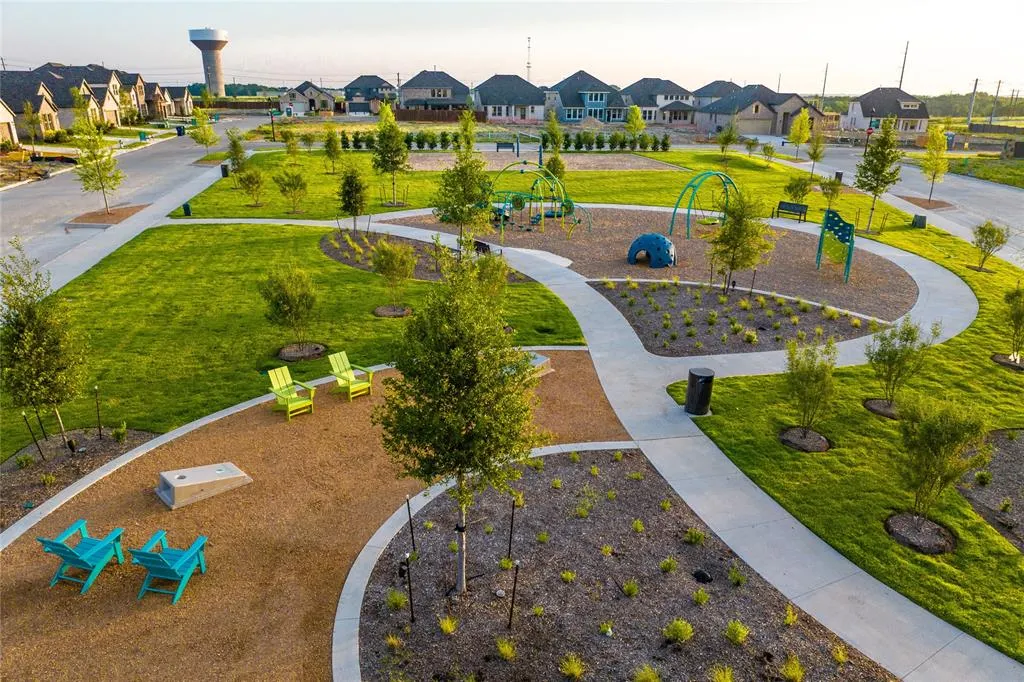 1208 Birdie Court