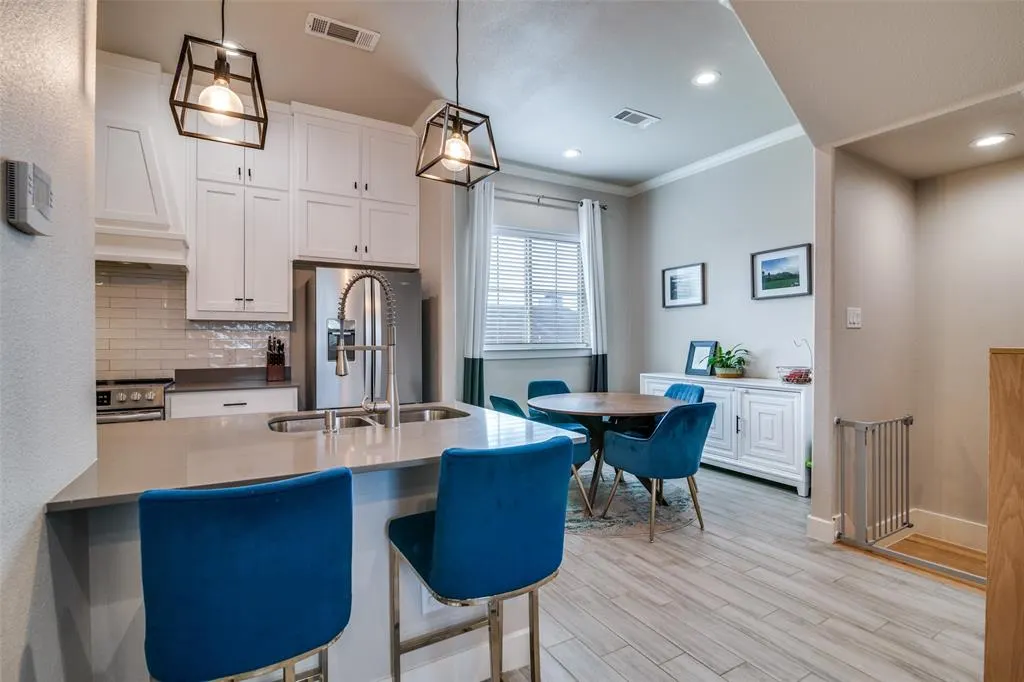 2247 Dorian Place