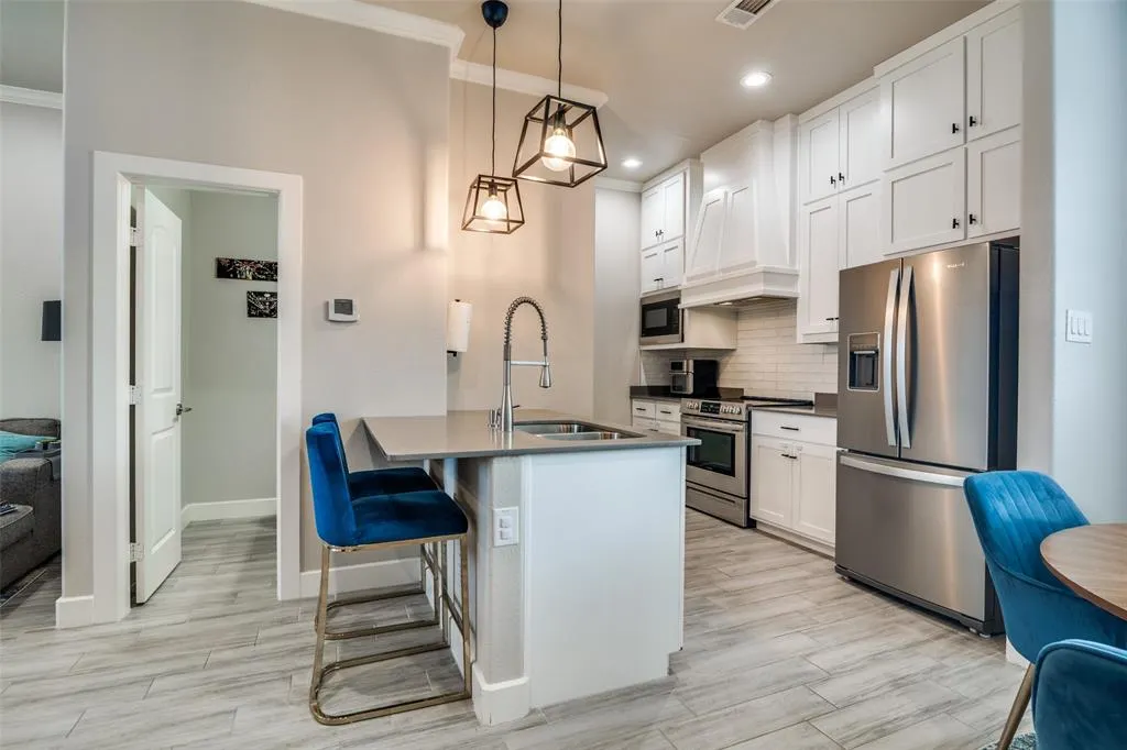 2247 Dorian Place