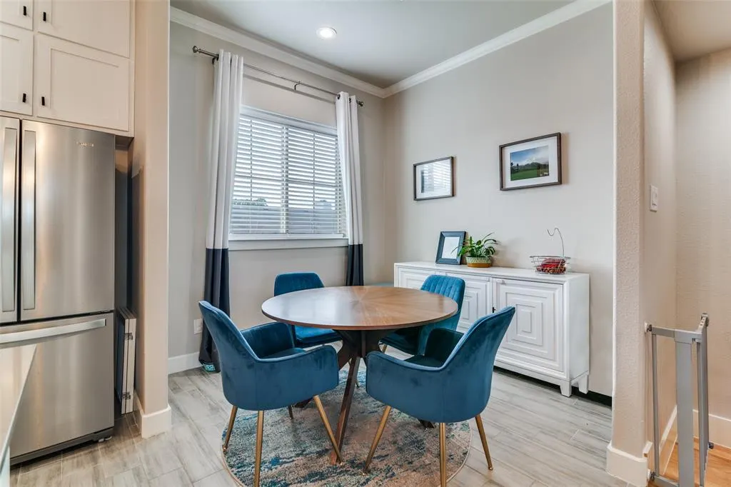 2247 Dorian Place
