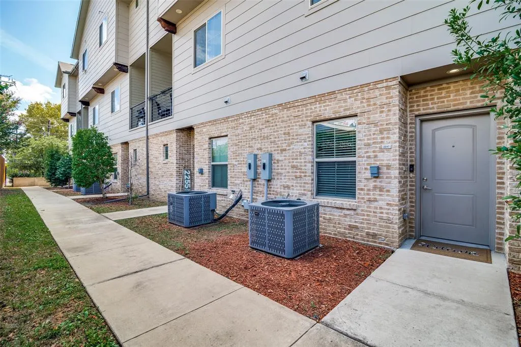 2247 Dorian Place