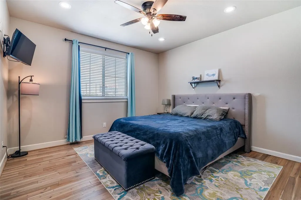 2247 Dorian Place