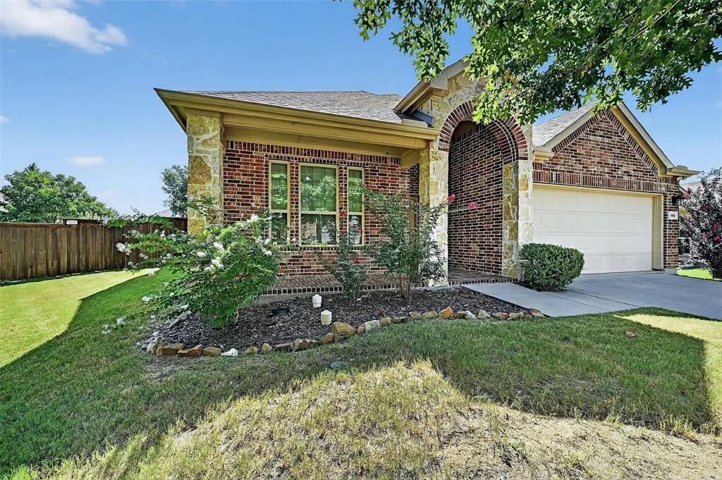 405 Roger Graves Circle
