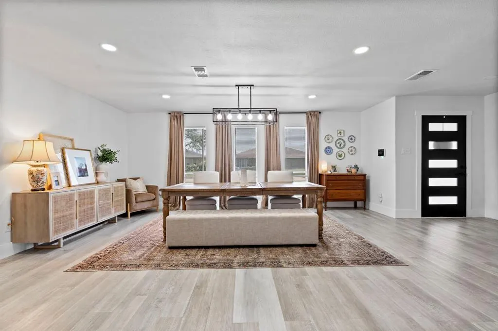 7004 Kiva Lane