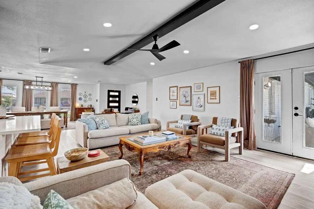 7004 Kiva Lane
