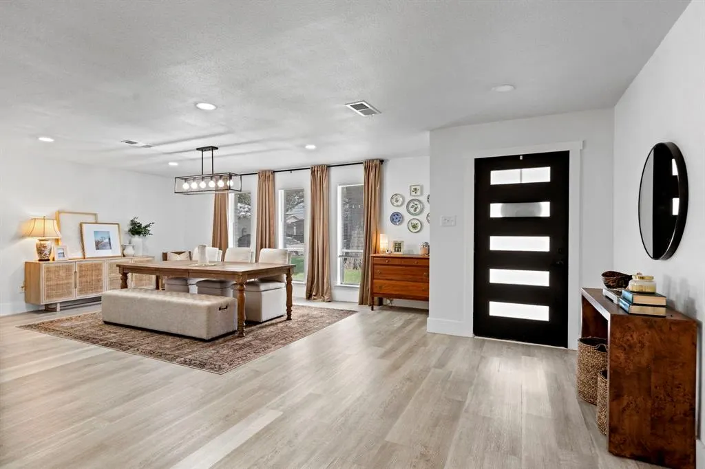7004 Kiva Lane