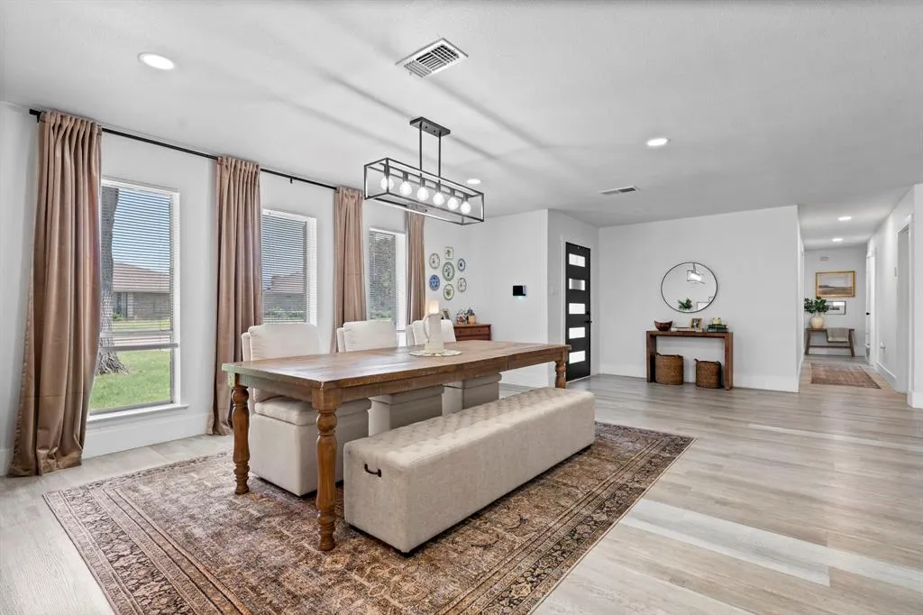 7004 Kiva Lane