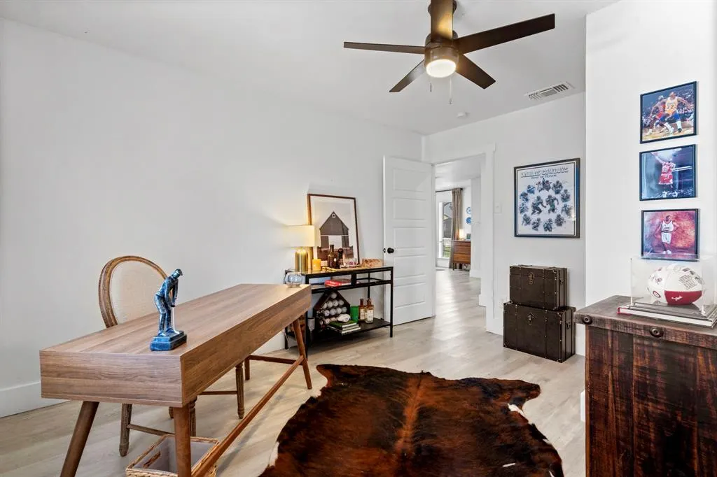 7004 Kiva Lane