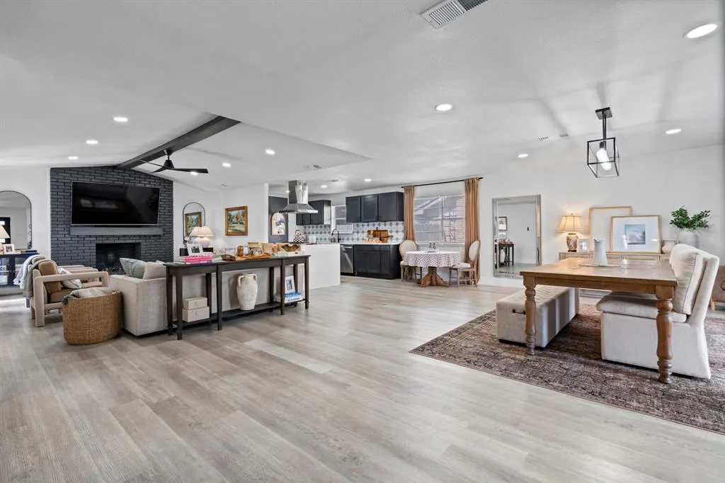 7004 Kiva Lane