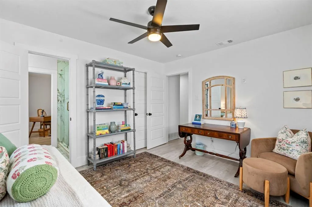 7004 Kiva Lane