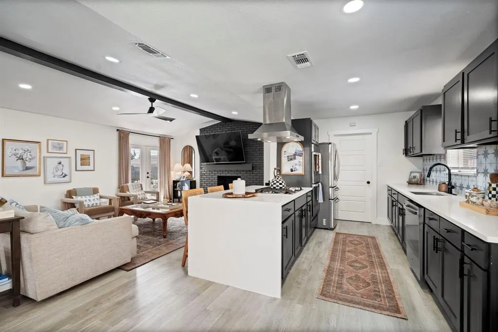 7004 Kiva Lane