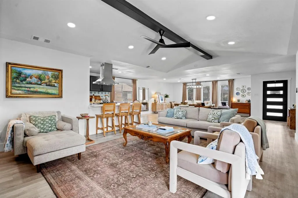 7004 Kiva Lane