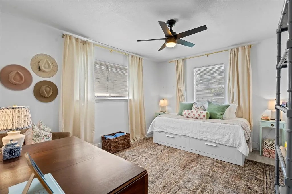 7004 Kiva Lane