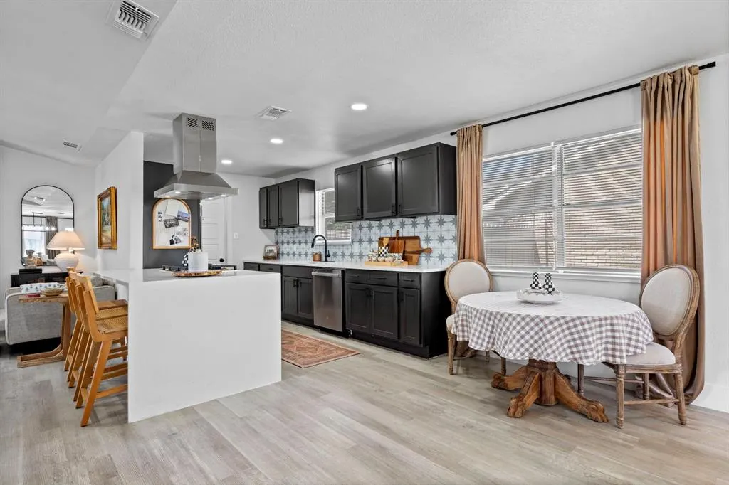7004 Kiva Lane