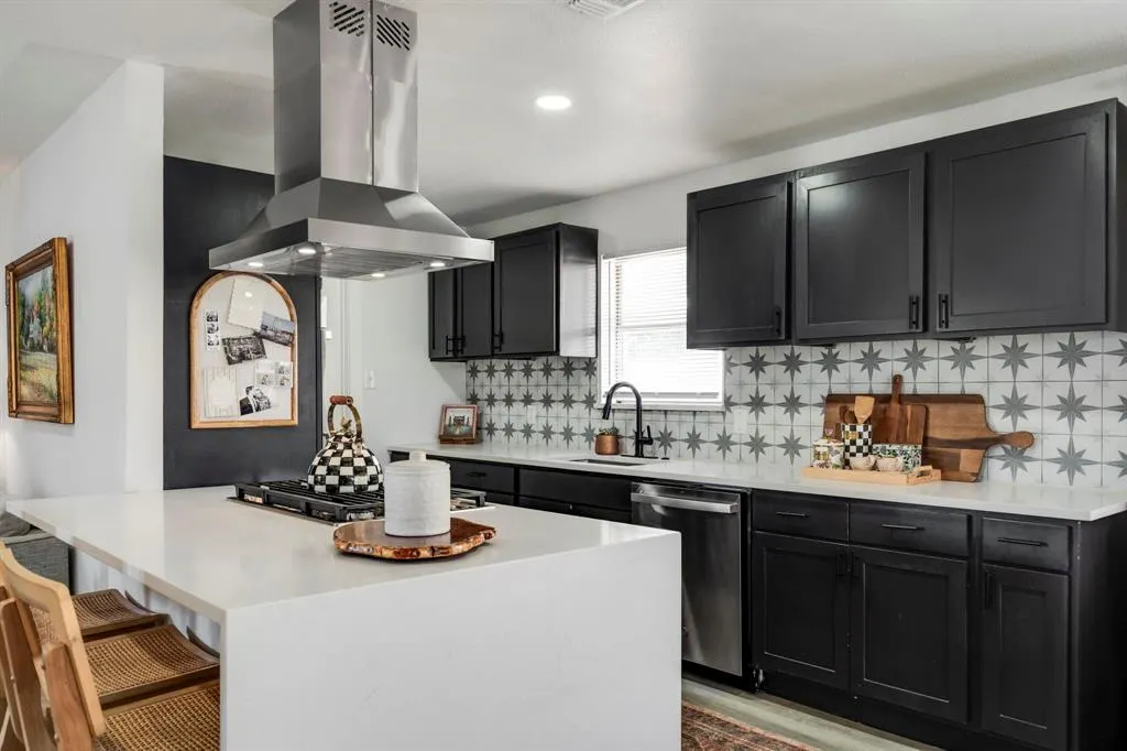 7004 Kiva Lane
