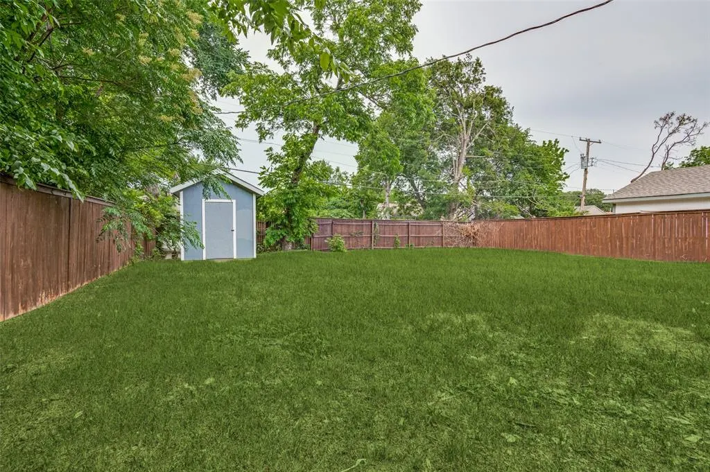 2723 Bentley Avenue