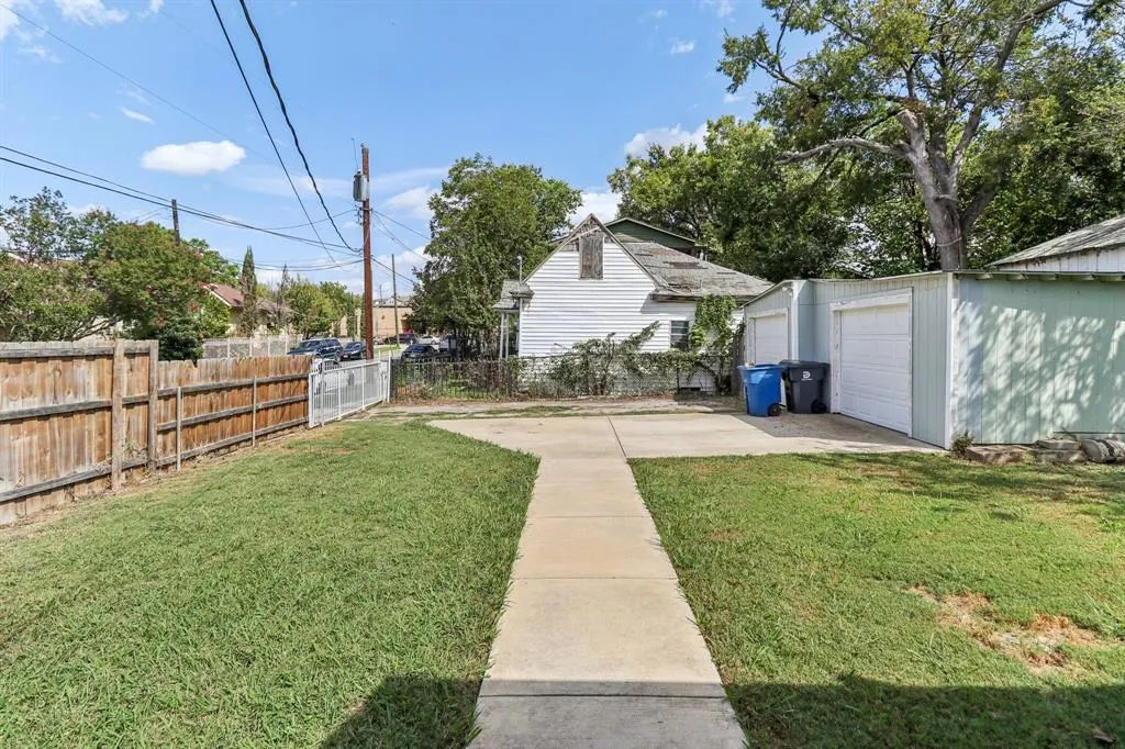 418 Lansing Street