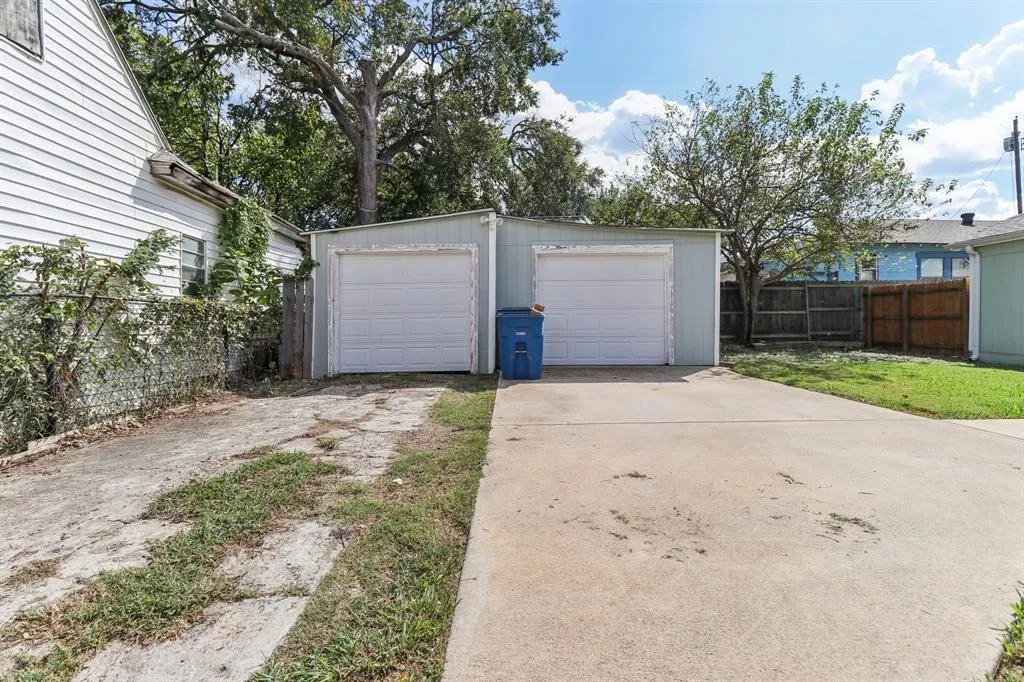 418 Lansing Street