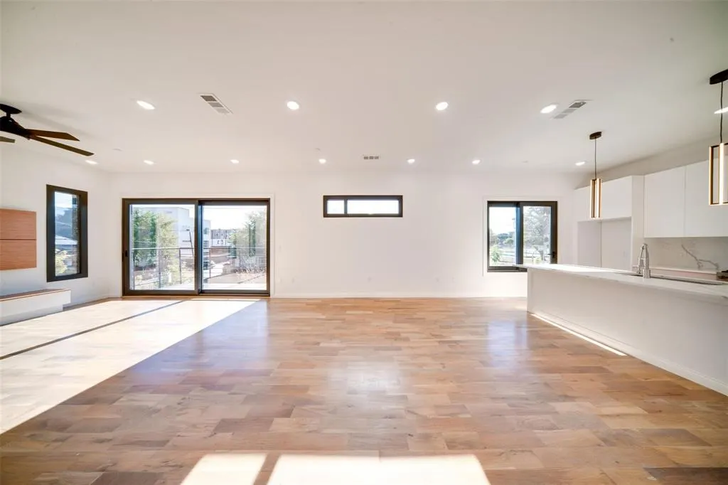 1920 Caddo Street, #103