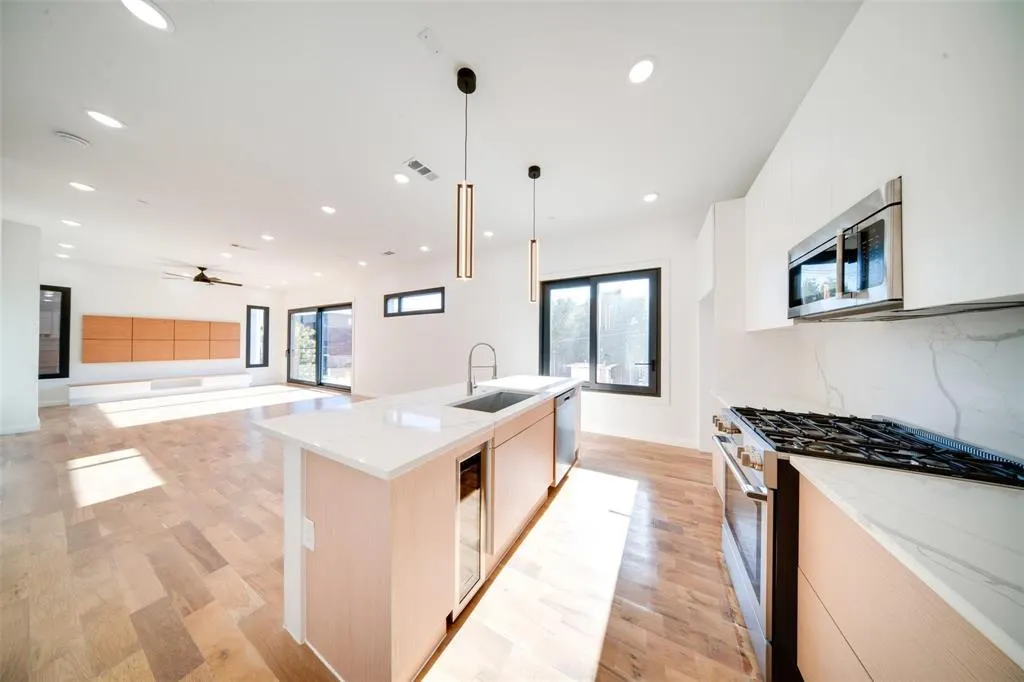1920 Caddo Street, #103