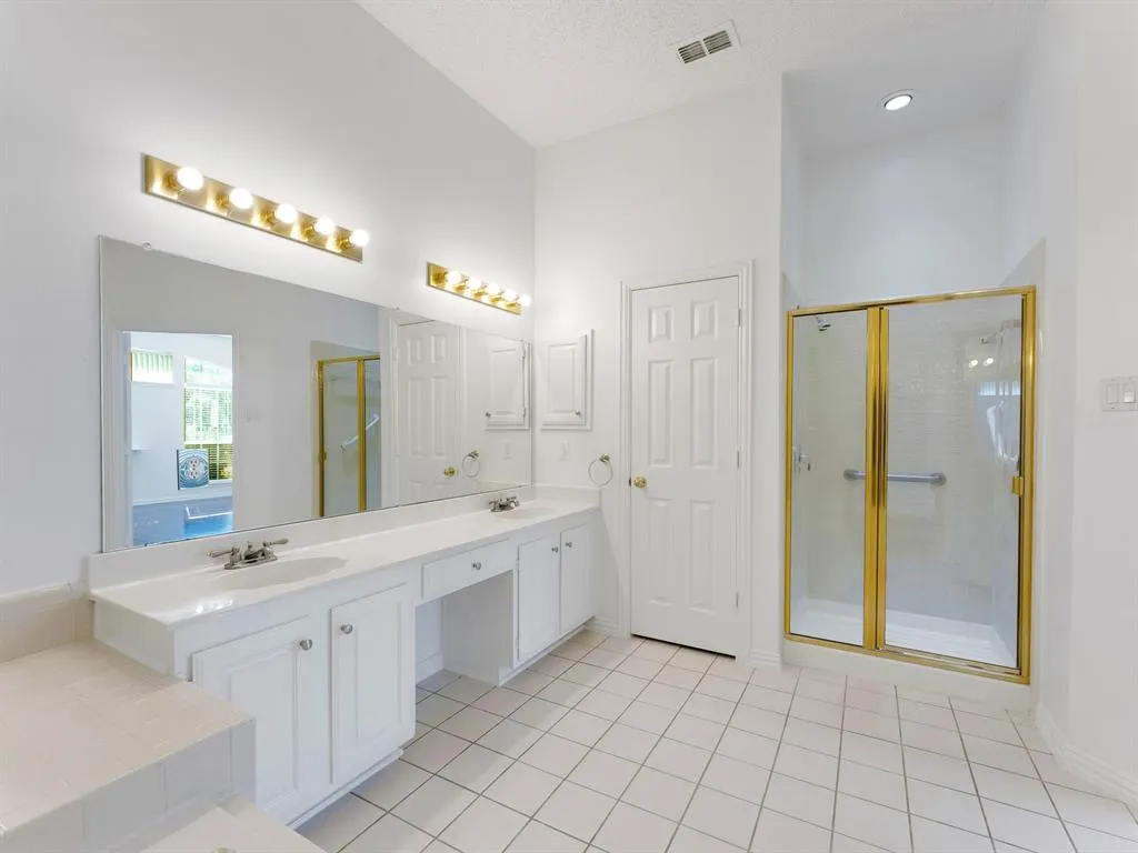 5512 Charleston Drive