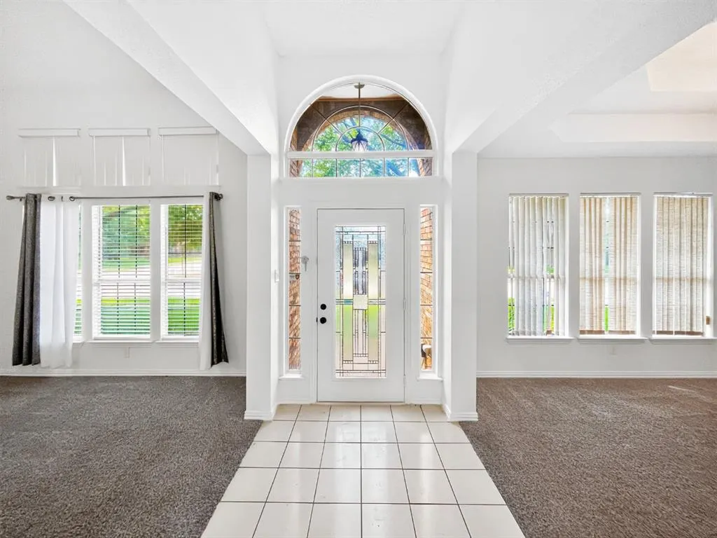 5512 Charleston Drive