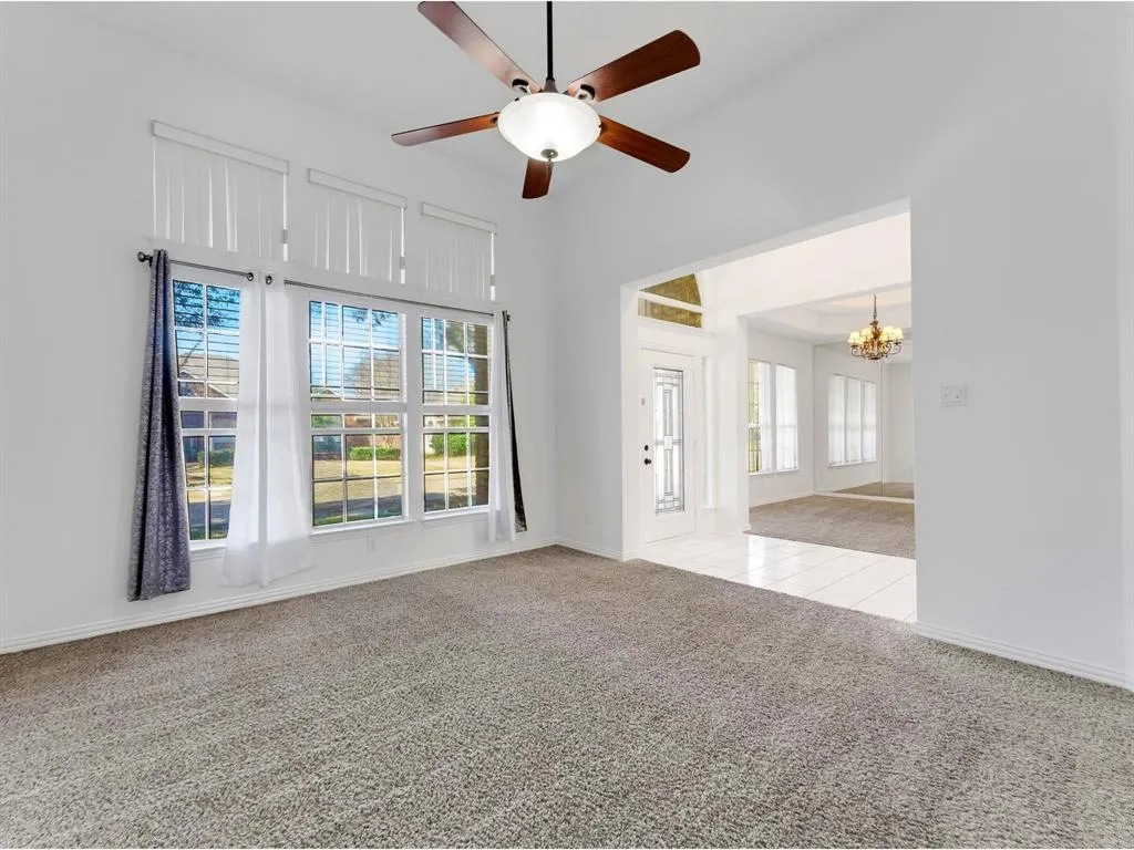 5512 Charleston Drive