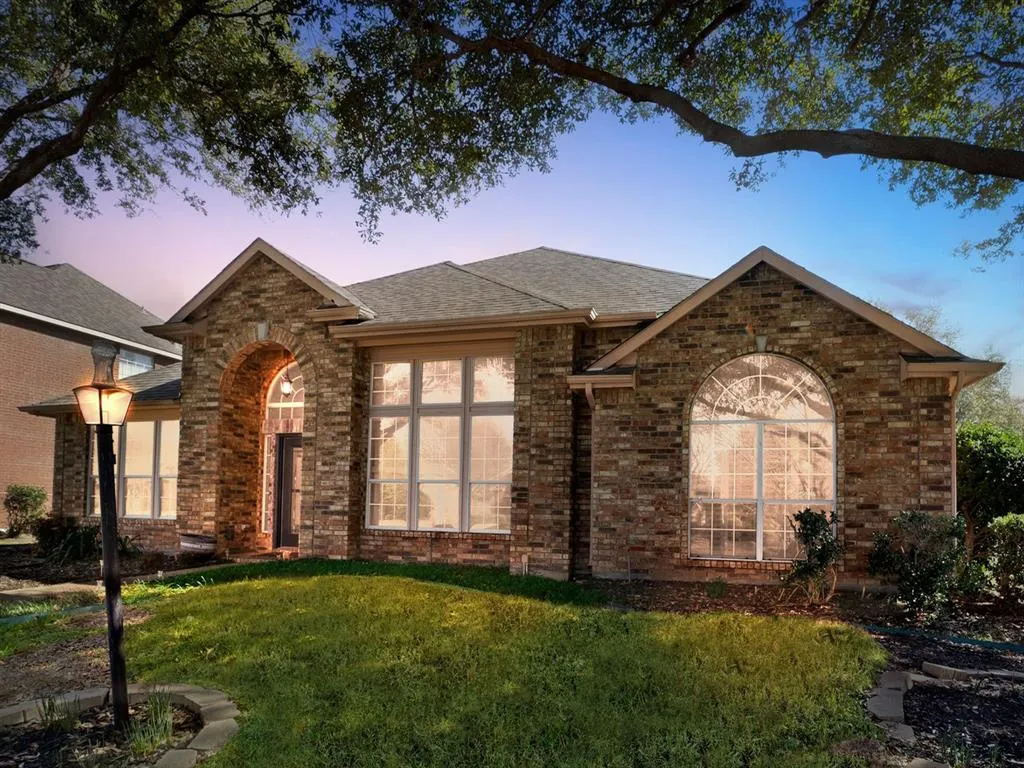 5512 Charleston Drive