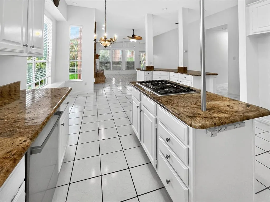 5512 Charleston Drive