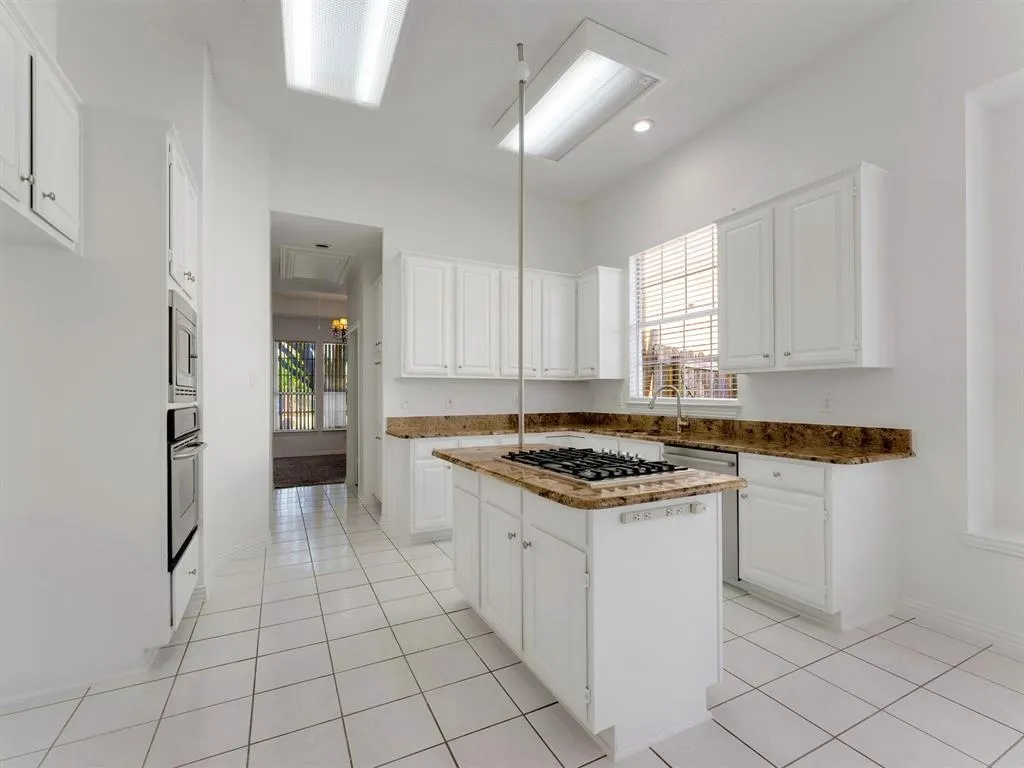 5512 Charleston Drive