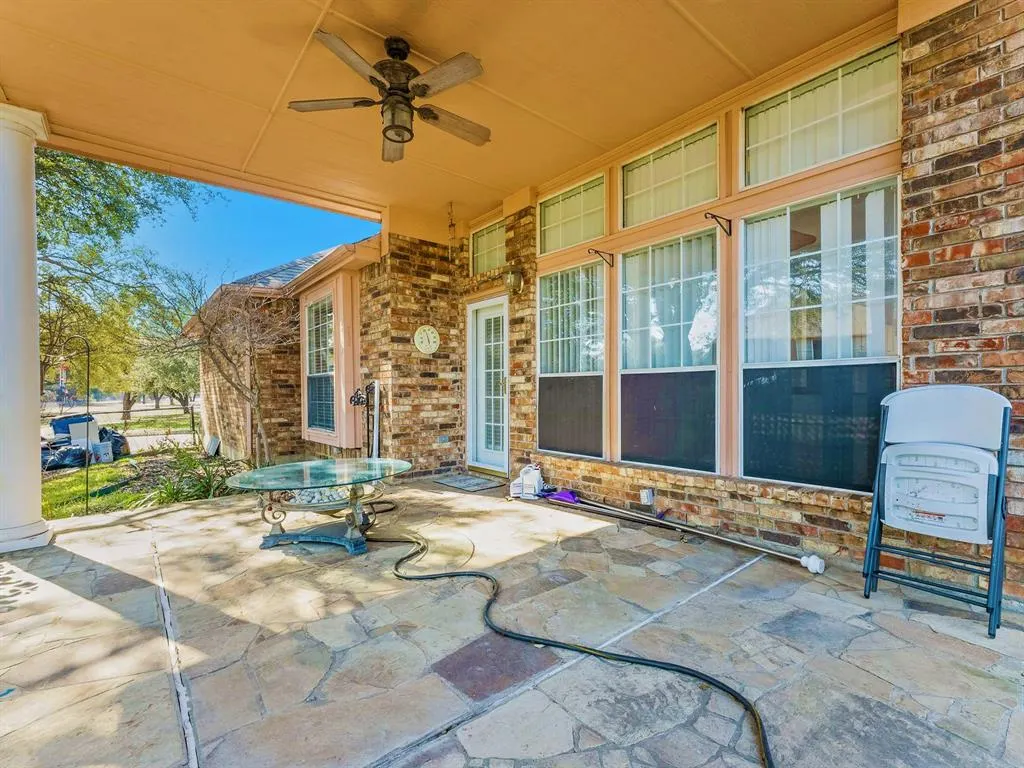 5512 Charleston Drive