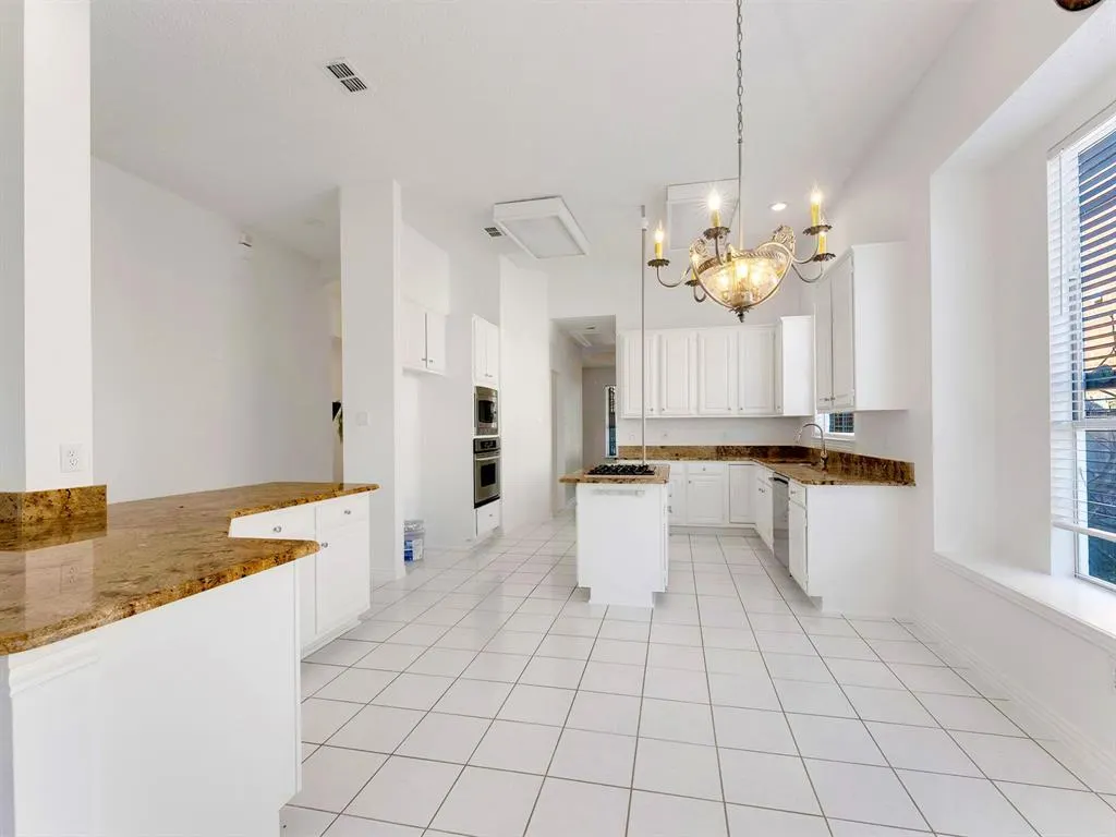 5512 Charleston Drive