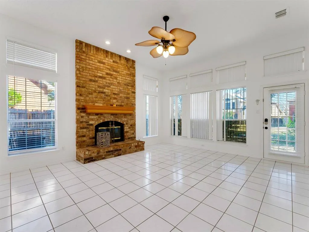 5512 Charleston Drive