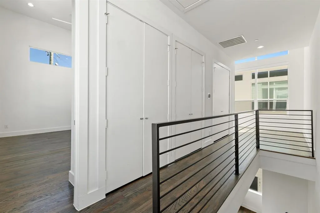 5802 Lindell Avenue, #101